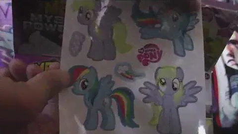 Overview of what's insider of the 2/3 My Little Pony: Friendship Is Magic Mega Mystery Power Boxes