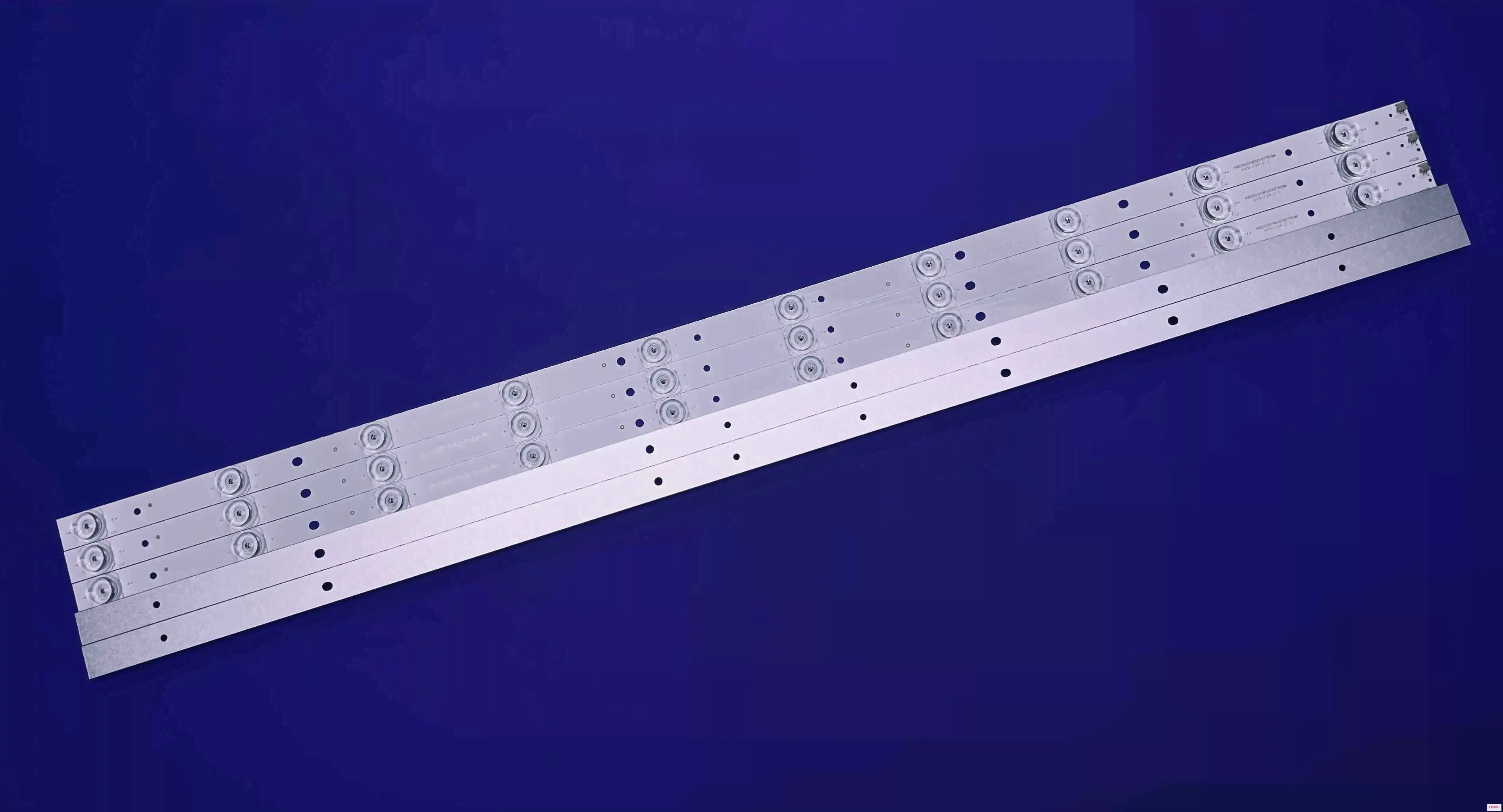Освещение LED для телевизоров Hitachi LE40S50 Mystery MTV-4030LT2 Orion OLT-39212 и Pioneer LED-40B960-0