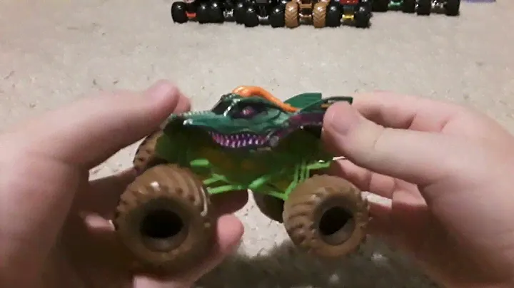 Spin Master Monster Jam Mystery Mudders Series 2 Dragon Unboxing