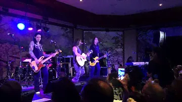 BUILDING A MYSTERY Sarah McLachlan, Damon Johnson, Chuck Garric, Nita Strauss, Glen Sobel